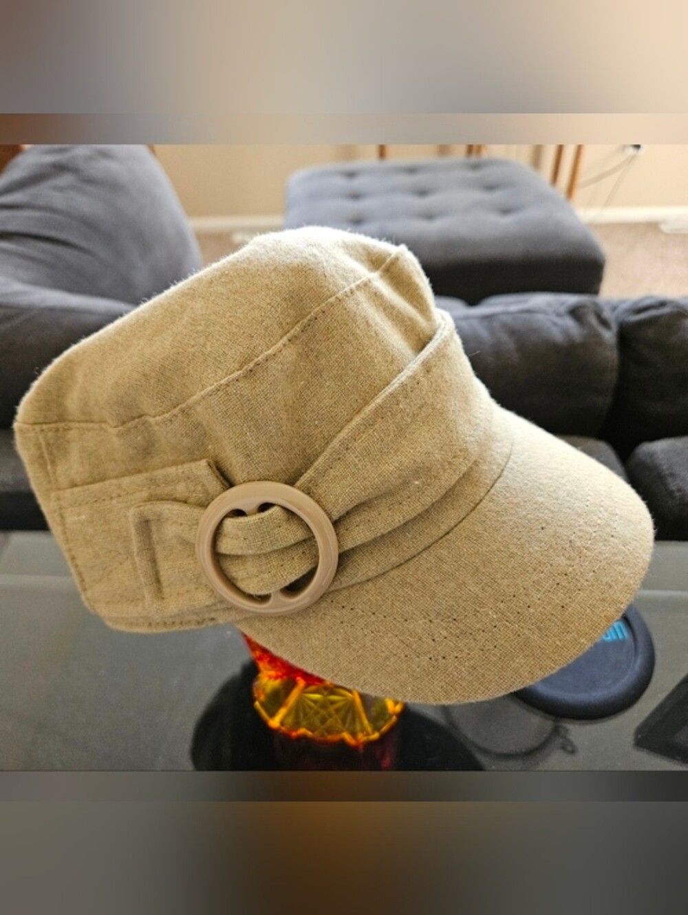 Women's Newsboy Hat w Buckle & Brim.